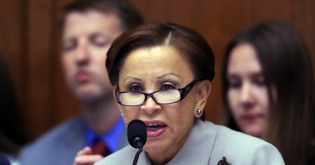 Democratic Congresswoman Criticizes ICE For Arresting 15 Time Criminal Illegal Alien Outside Court House 