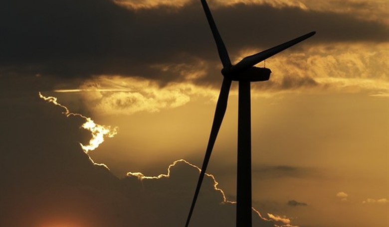 South Dakota Rocked Again as a Wind Turbine Plant Shuts Its Doors