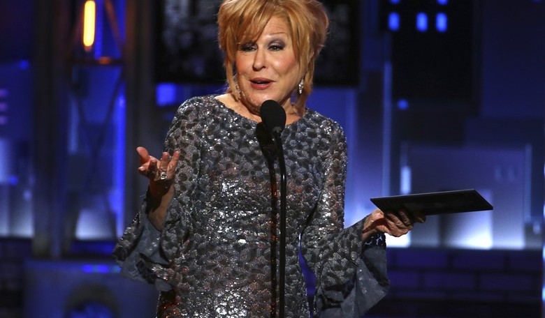 Hacktress Bette Midler Proposes ‘Sex Strike’ Over Texas Abortion Law and I Have Thoughts