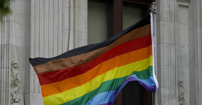 Teacher Tells Kids to Pledge Allegiance to Gay Flag