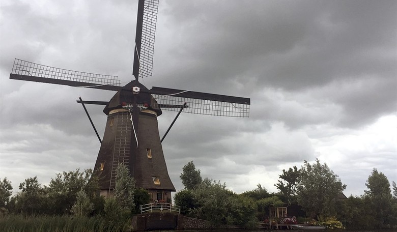 EU ensures Dutch farmers booted FOREVER from farming