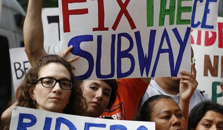 Cities Looking at Subway 'Platform Doors' to Protect Riders From Being Shoved Onto the Track