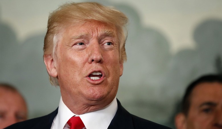 Report: Trump veered from prepared remarks on Saturday in blaming "many sides" in Charlottesville