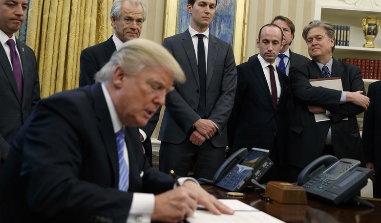 Trump Administration to Impose 'Buy American' Rule for Pharmaceuticals and Medical Equipment