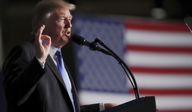 Report: Facing court challenge, Trump considering ending Obama's DREAM amnesty