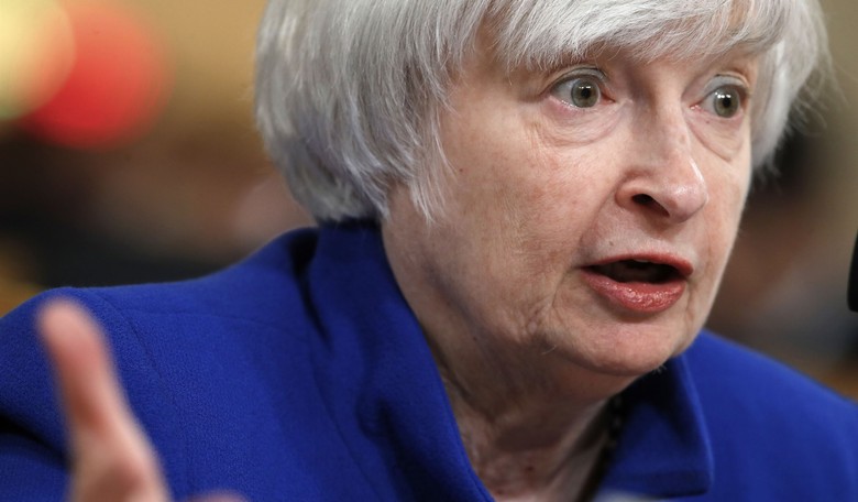 Yellen Insists US Is Not Crashing Headlong Into a Recession, Experts and Reality Disagree