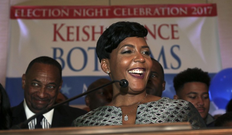 Mayors Aren't Going to Tamp Down Violence by Firing Police