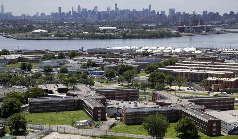 De Blasio Visits 'Humanitarian Disaster' Rikers Island for First Time in Four Years