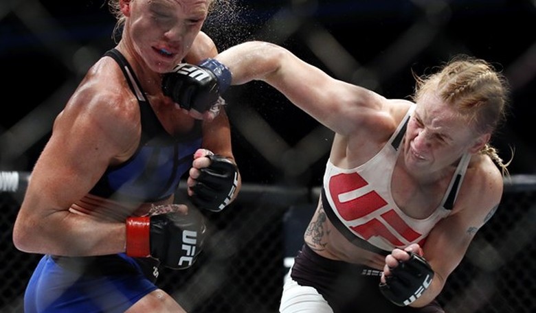 Female NYT op-ed writer perfectly cool boxing a trans in "her weight class"