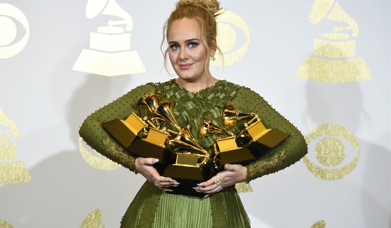 Adele Posts Herself in a Bikini, the Internet Flashes with 'Cultural Appropriation'