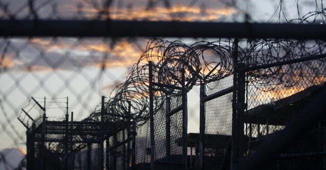 Obama Frees 10 More Gitmo Detainees During Last Week in Office 