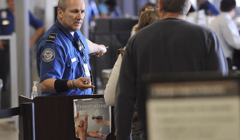 Modern Family Actress Criticizes David Henrie For Bringing Firearm To LAX