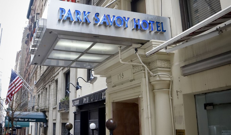 Half of New York hotel rooms now occupied by migrants