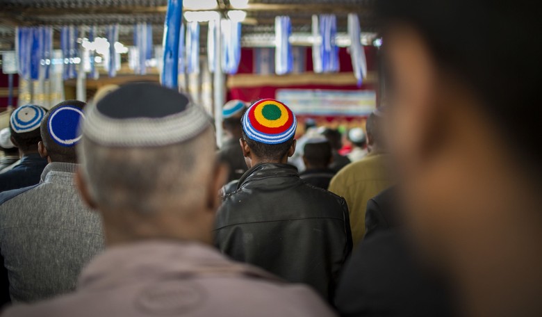What Conservatives Can Learn from Religious Jewish Communities