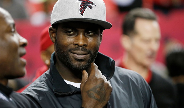Daily Sports Roundup: NBA Blockbuster Trade on the Brink, Michael Vick Sued for $1.2 million, and More