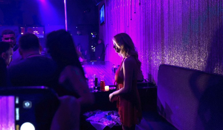 A pop-up vaccination pod at... a strip club?