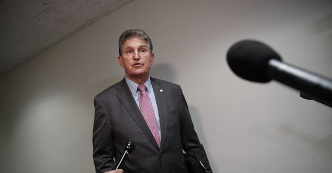 Manchin Breaks With Fellow Dems, Says There's No Reason to Delay Kavanaugh Confirmation Hearings