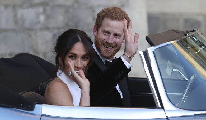 Harry and Meghan Get Royally Funny Smackdown After Demanding Paparazzi Hand Over Photos