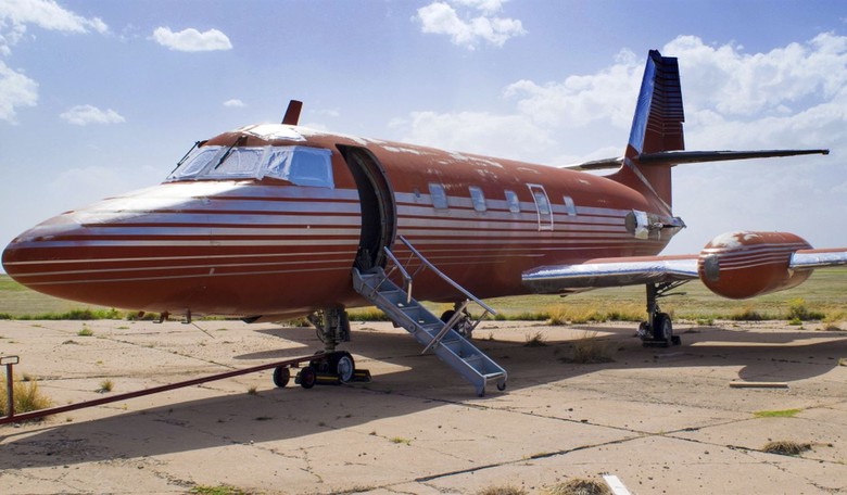 Democrat Gubernatorial Candidate Slams Private Planes and Then Flies in One
