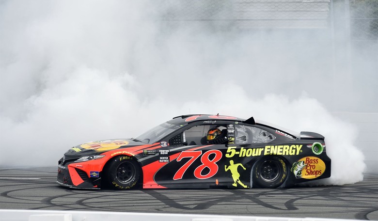 Sonoma Raceway Plus NASCAR Equals Pure Racing Pleasure