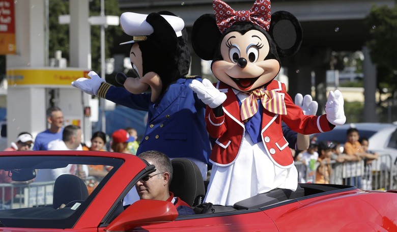 Saturday Cartoon: Mickey Mouse Takes a Rake to the Face