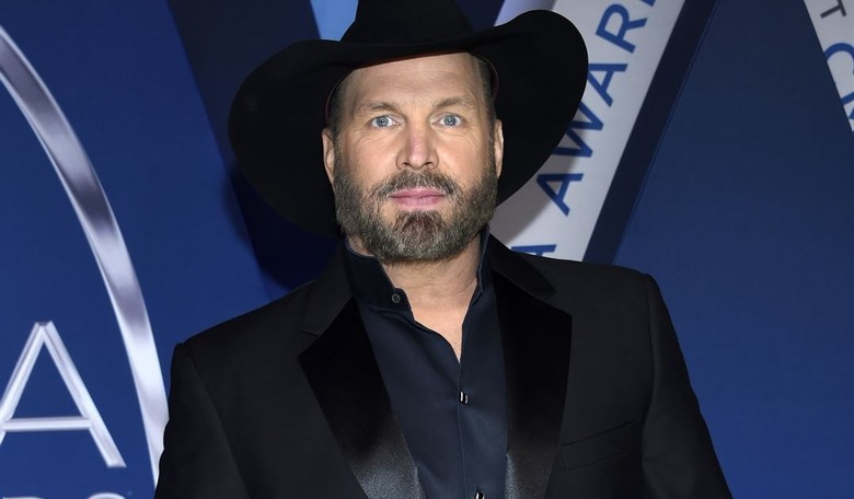 Garth Brooks two-steps back from calling potential customers "a**holes"
