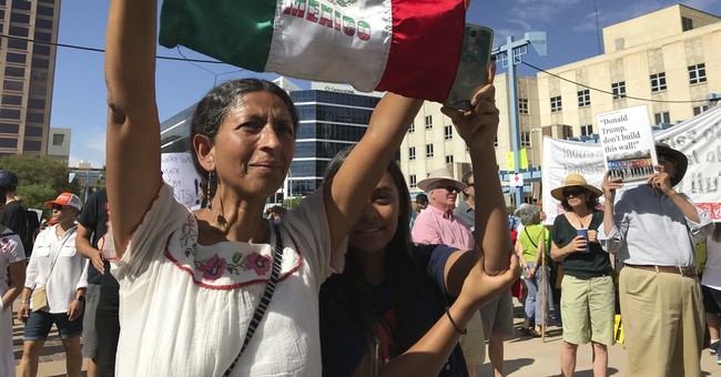 School Demands Apology From Graduate Over Mexican Flag Cape, Appears to Cave After Threats of Violence