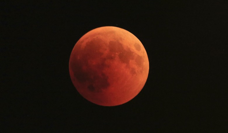 Guess What Will Happen in the Wee Hours of Election Day? The Moon Will Turn Red (Not a Joke)