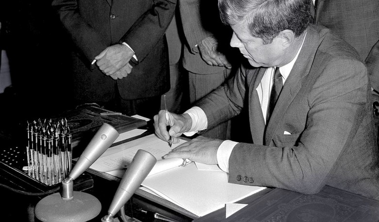 JFK’s Harvard Entrance Essay Resurfaces, Is Branded ‘Peak White Mediocrity’