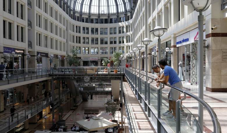 More malls and businesses requiring teen chaperones on weekends