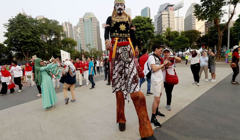 Insanity on Stilts: Now Short Guys Are Becoming Trans Tall