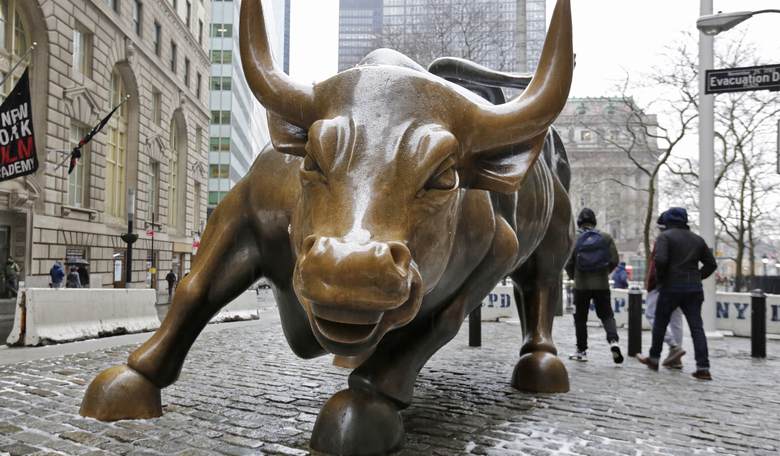 Grabbing the Virus by the Horns: A Woman Defies Quarantine to Ride NYC's Charging Bull - Topless