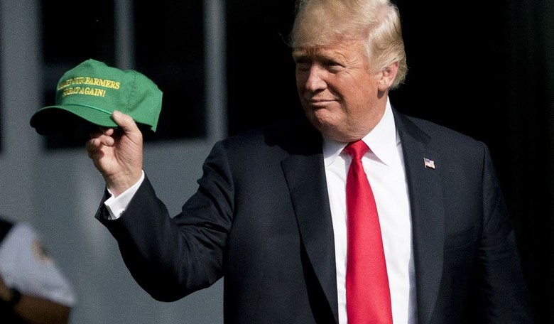 Trump Touts Past Success With America's Farmers Ahead of Iowa Visit