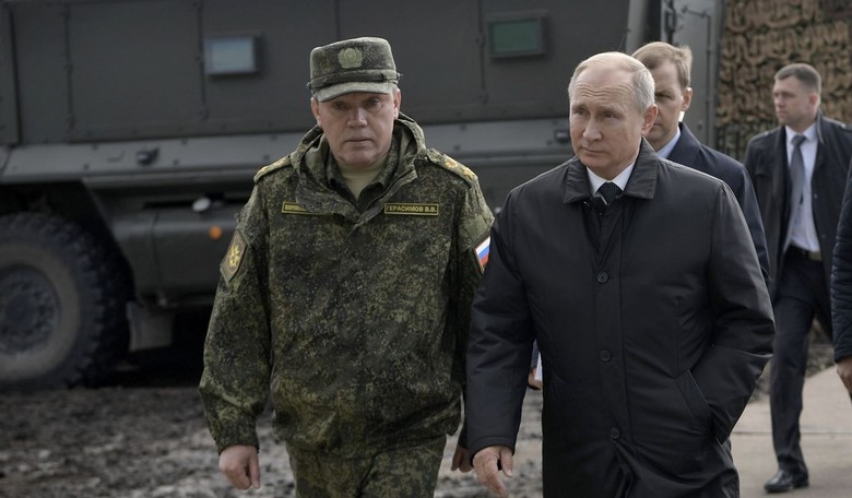 Russian Army in Ukraine Undergoing Major Command Shake-Up, Sources Say