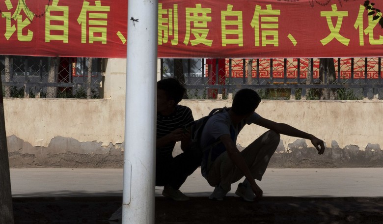 Expert on China Reveals Damning Report to Tucker Carlson on Uighur Slave Labor Tied to Apple, Nike [Watch]