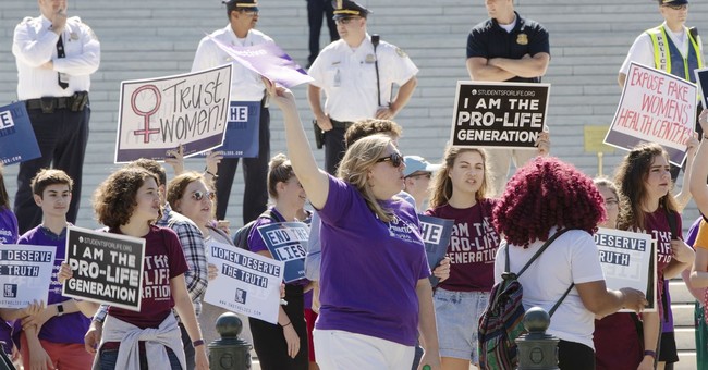 Appeals Court Temporarily Reinstates Texas Abortion Law