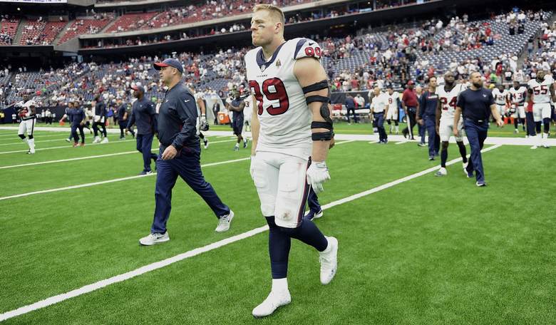NFL Star to Cover Funeral Costs of Waukesha Massacre Victims