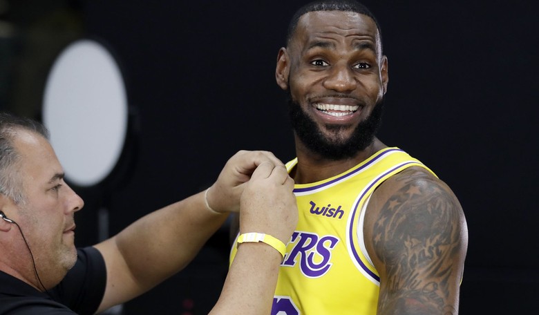 Noted Law Enforcement Expert LeBron James Walks Off Court in Game 3 Loss: 'Not a Good Look'