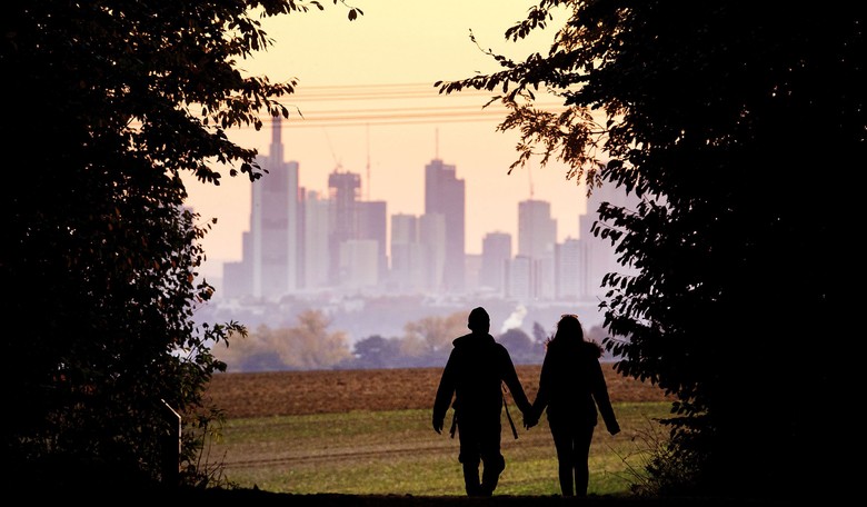 Progressives Find a Strange Way to Embrace ‘Traditional’ Relationships