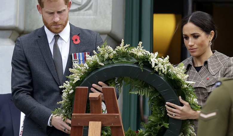 I Tried Letting a Chatbot Write My Column and All I Got Was This Lousy Defense of Harry and Meghan