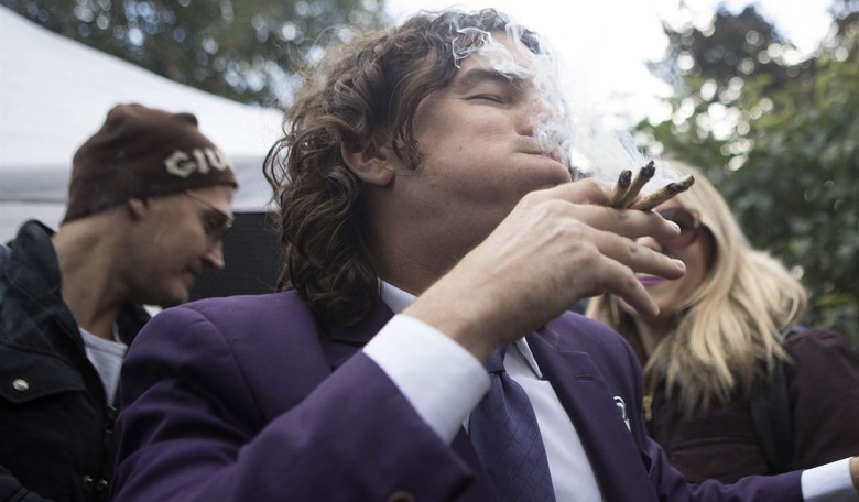 How Low Will They Go? Now Washington State Backs Weed Giveaways for Getting COVID Shots