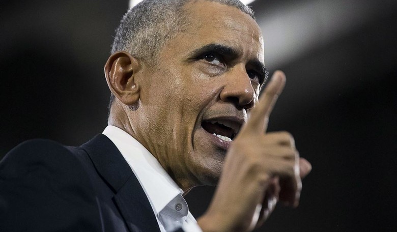 Barack Obama Suffers From Early Onset of Alzheimer's as He Blames Trump for Putting Rule of Law at Risk