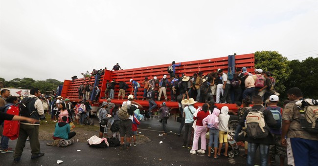 Mexican Journalist Reveals the Truth About the Caravan