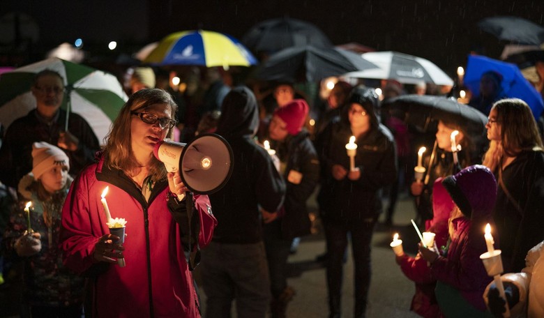 Protesters March on Homes Of Council Members in Seattle to Make Them Agree to Defund Police by 50%
