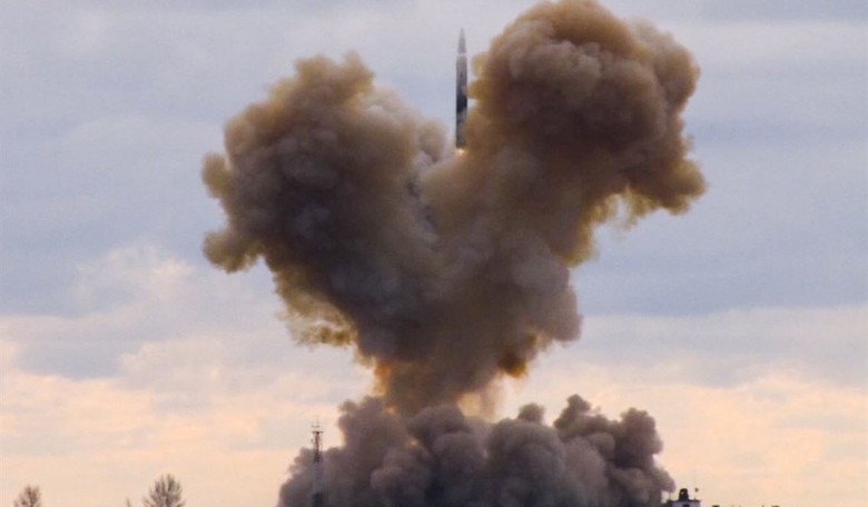 Russia test-fires new hypersonic missile