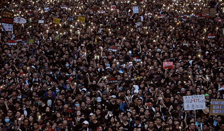 WATCH: Crazy Scenes From China's Anti-Lockdown Uprisings, Journalists Being Attacked