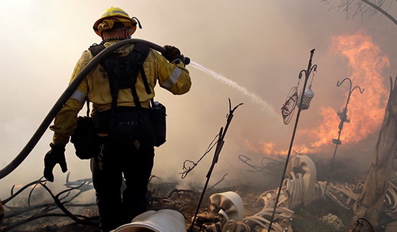 The Marshall Fire Blazes Quickly Through Boulder County, Colo., Destroying 600 Homes in Its Wake