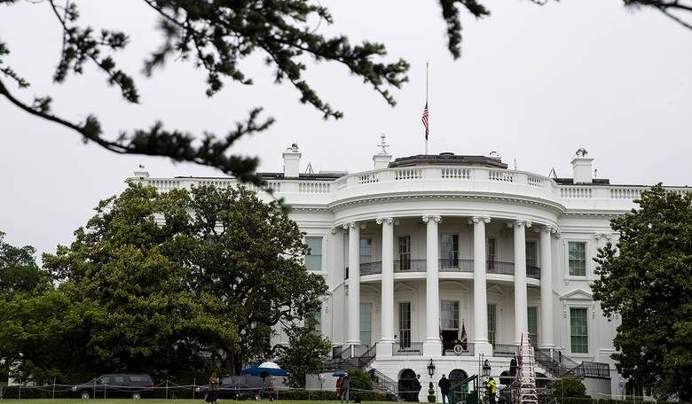 George Washington Statue Defaced in Chicago, Spray Painted With Threat to the White House