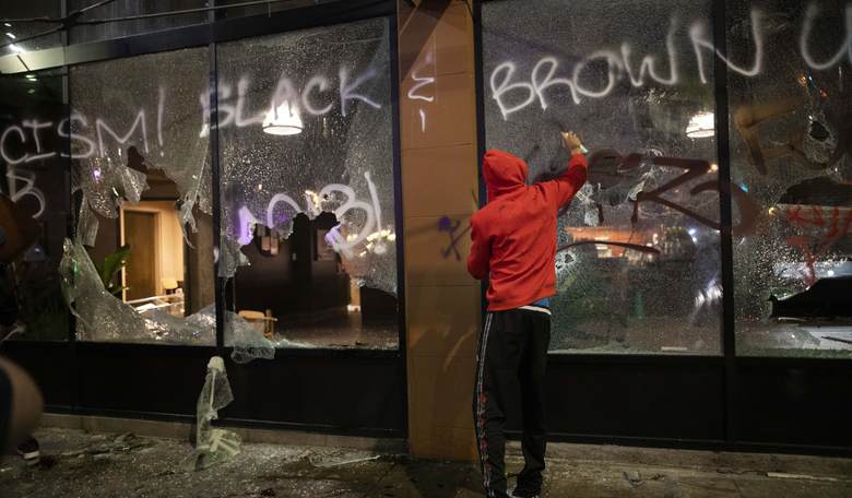Heartbreaking: Devastated Young Black Mom Tries to Shop in Looted Grocery Store for Food for her Kids