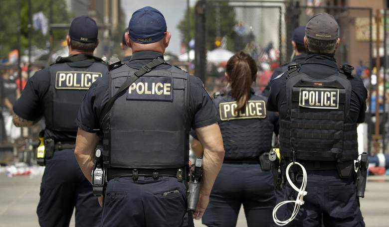 This Is How It's Done: Police and Prosecutor Give Best Response to BLM Marchers Who Block Roads